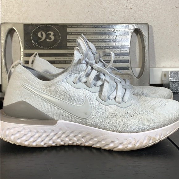 Mike Epic React Flynit 2 size 8.5 - Picture 2 of 3